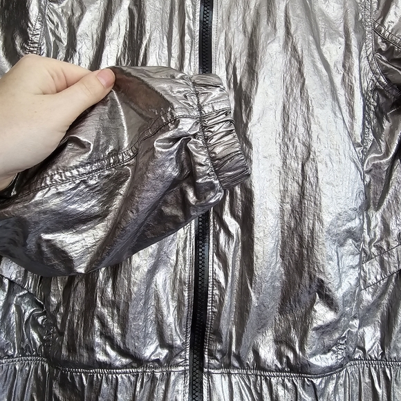 LULULEMON Get Stellar Titanium Foil Jacket XXS EUC - Picture 15 of 15